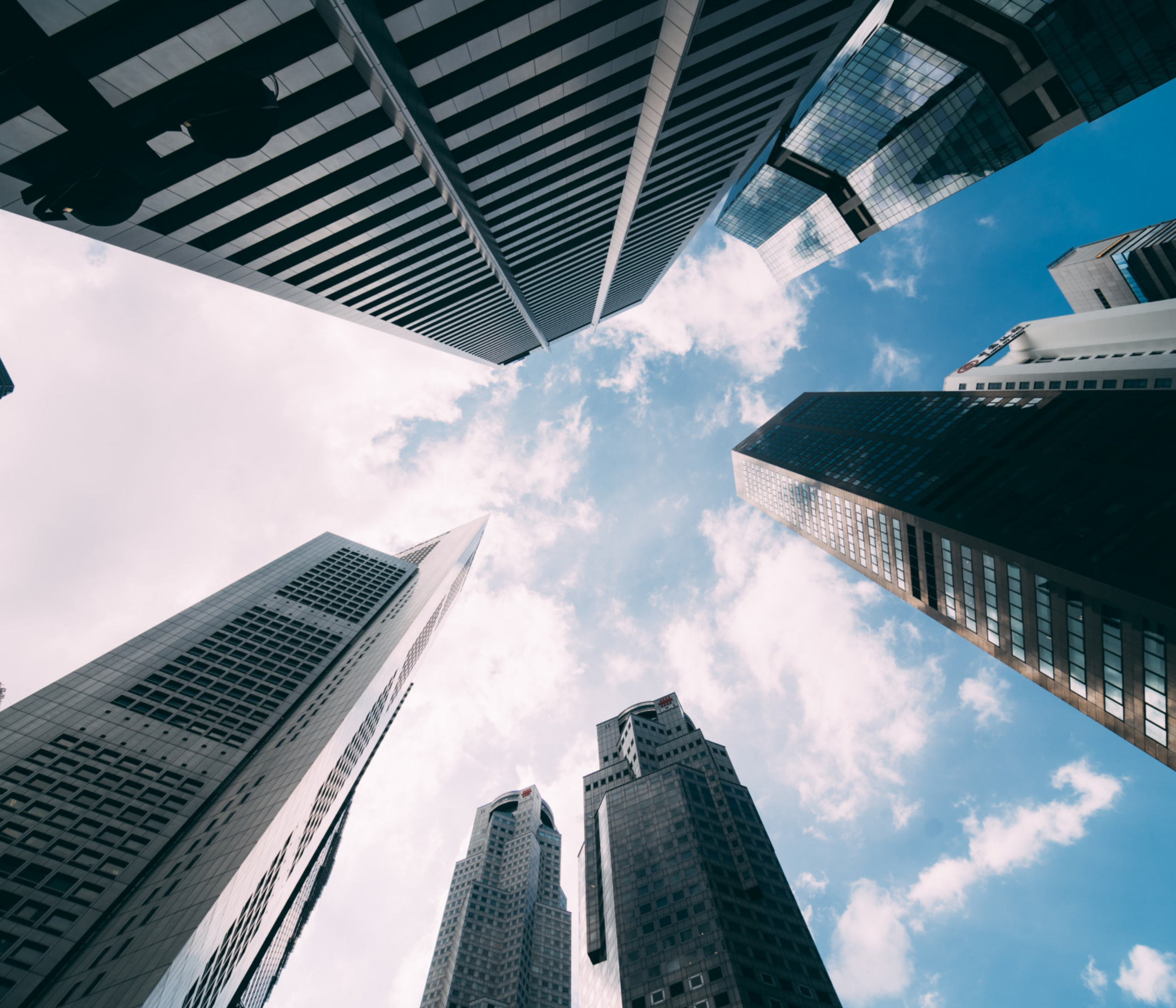 gestión de capital e inversión inmobiliaria con enfoque institucional y control de riesgos